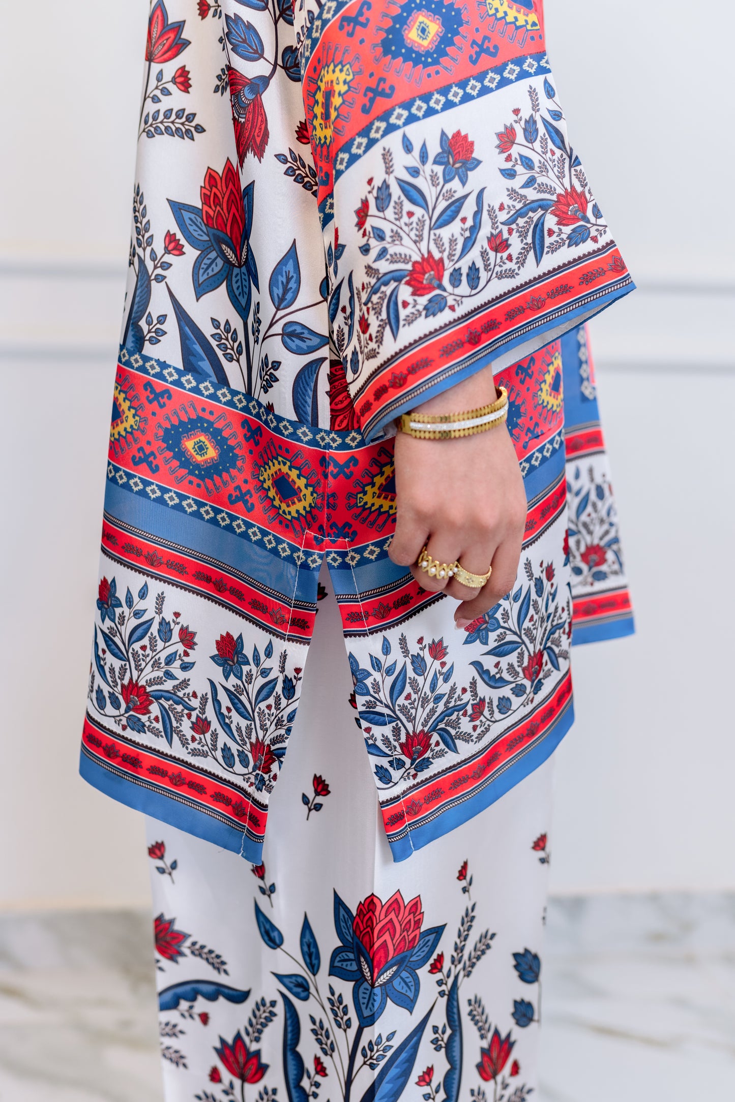 Isene - With Attached Cotton Silk Lining